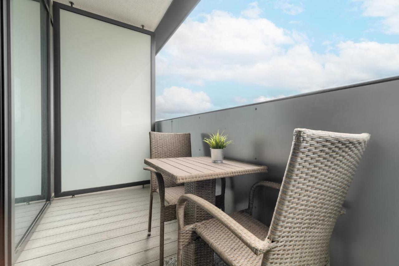 Margi Vivi Big Balcony Pool Sauna Apartment